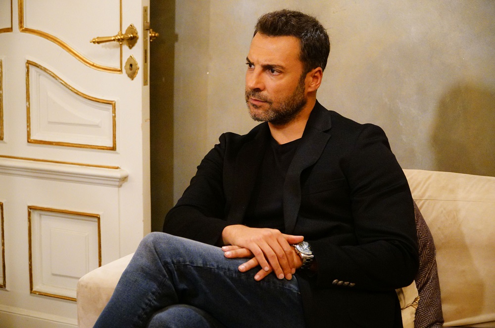 Yasak Elma kabuk değiştiriyor! 4 oyuncu birden ayrıldı, işte gelen isimler